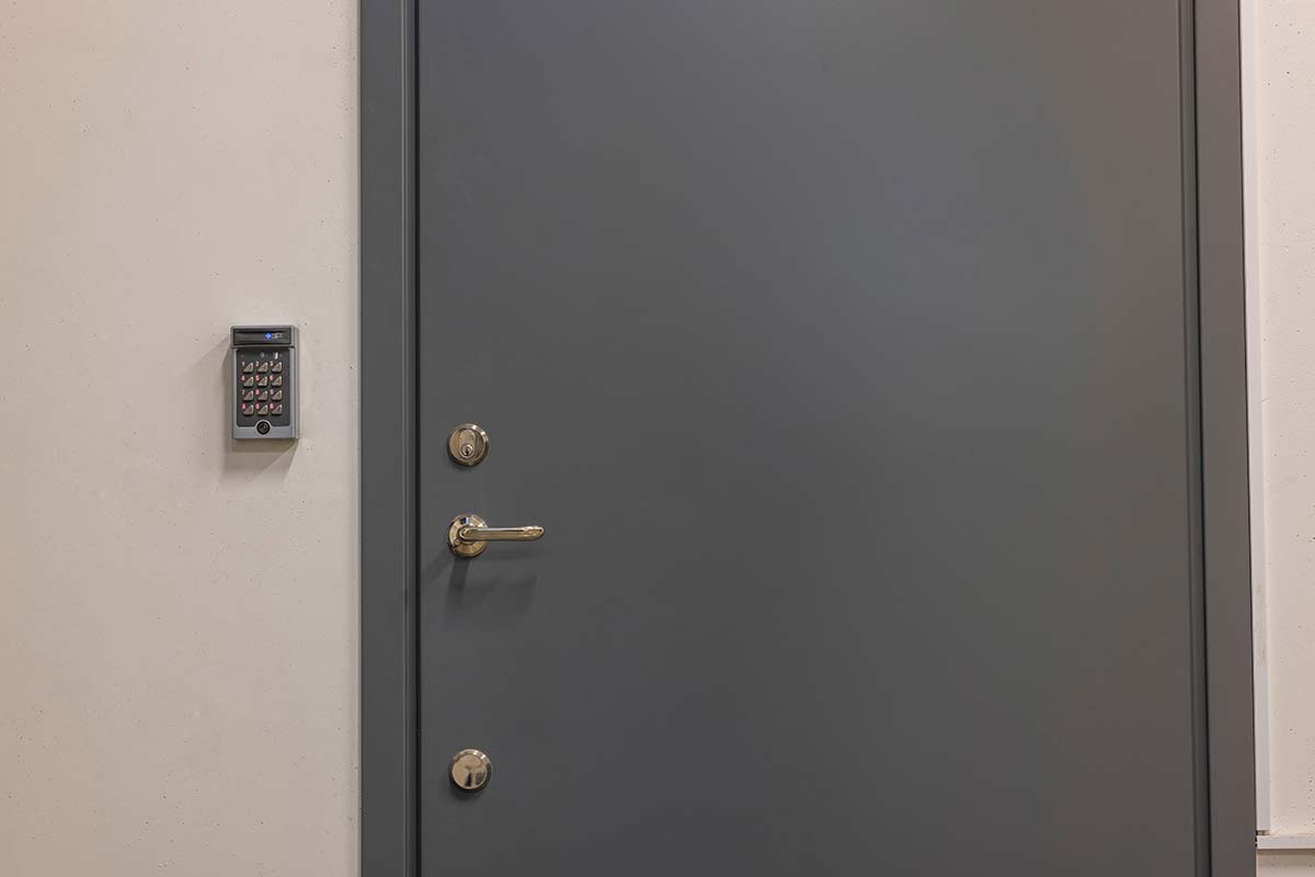 manual-steel-doors